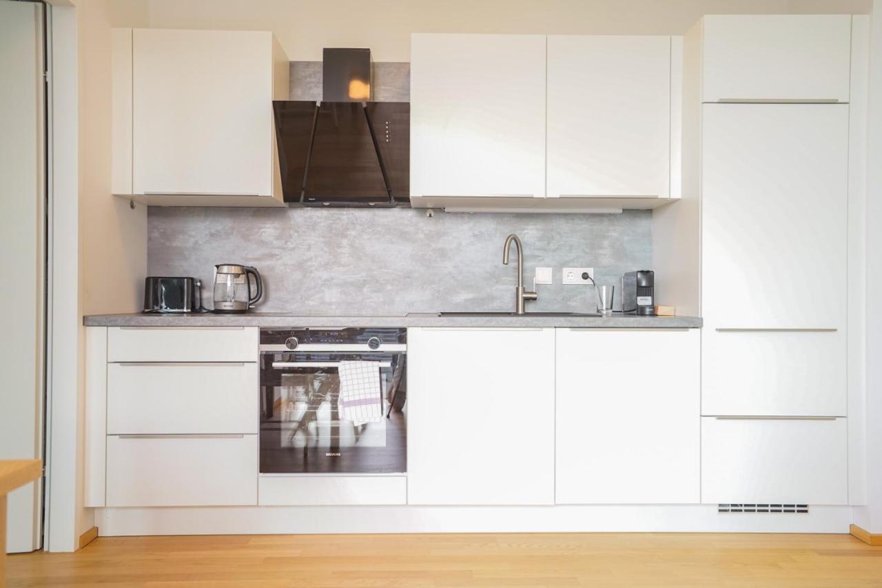 Apartment In High-rise On The Danube Wien